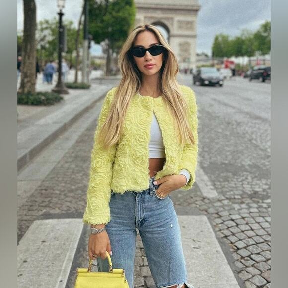 Zara JACKET WITH TEXTURED FLOWER DETAIL Size Extra Large XL - Picture 1 of 16